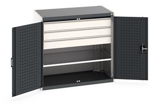Bott cubio kitted cupboard with lockable steel perfo lined doors 1050mm wide x 650mm deep x 1000mm high.  Supplied with 3 x 125mm high drawers and 2 x metal shelves.   Drawer capacity 75kgs, shelf capacity 100kgs.... Bott 1050mm wide x 650mm deep pre Kitted cupboards with Shelves Drawers or Eurocontainers